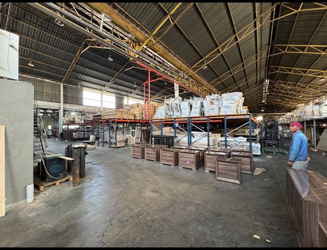 16,000M² WAREHOUSE TO LET IN INDUSTRIA WEST